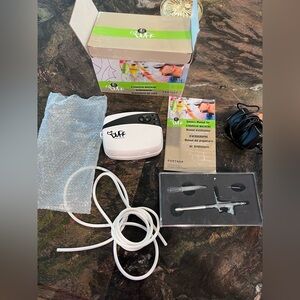 Duff cake or cookie decorating airbrush